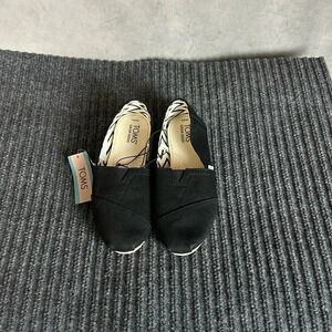Toms Shoe Women’s Size 6 Black Classic Canvas